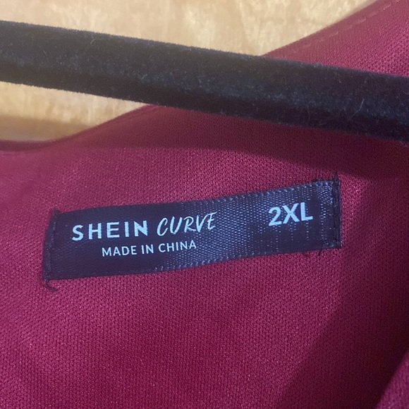 Shein Curve formal dark red and black formal dress - Picture 3 of 8